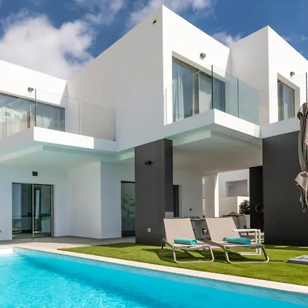 Villa Felicity Panoramic Seaviews *